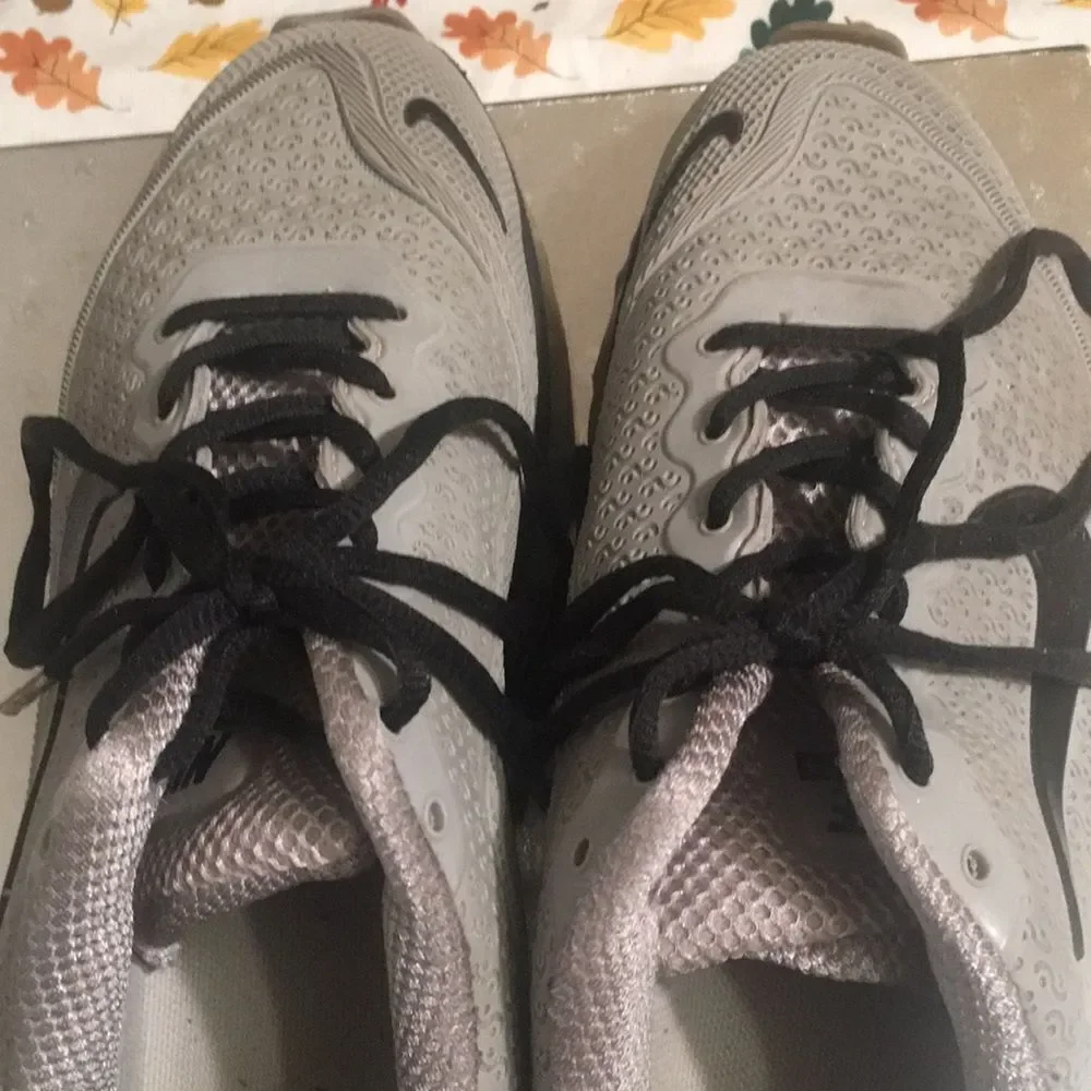 Nike comfortable gray